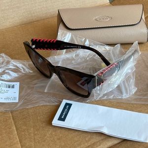 NWT Tod's Oversized Sunglasses DARK HAVANA / GRADIENT BROWN